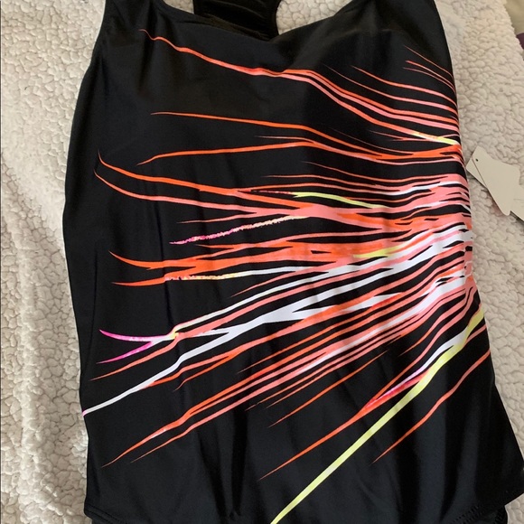 Gorgeous one piece bathing suit - Picture 4 of 7